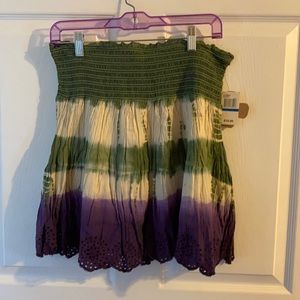 Brand new never been worn and has tags attached skirt
